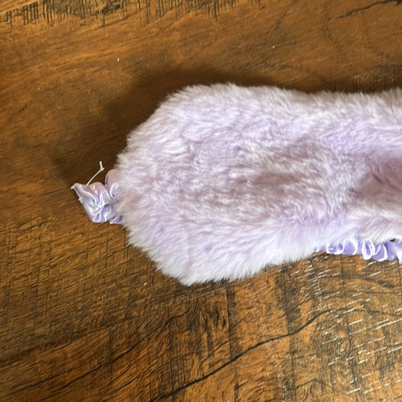 NWOT fuzzy eye mask - Picture 2 of 4